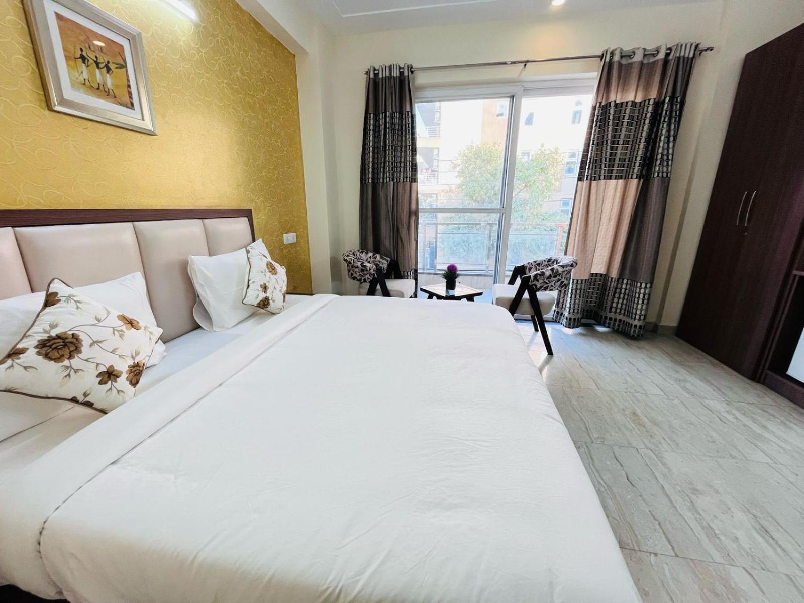 Hotel The Luxe 18 - Golf Course Road Гургаон Экстерьер фото