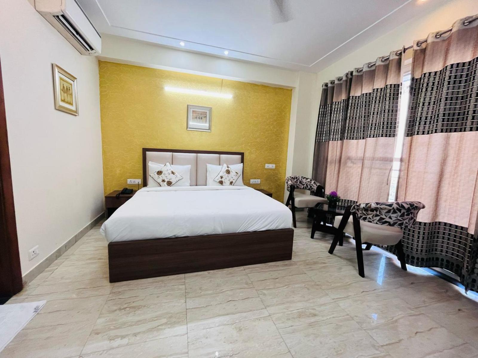 Hotel The Luxe 18 - Golf Course Road Гургаон Экстерьер фото