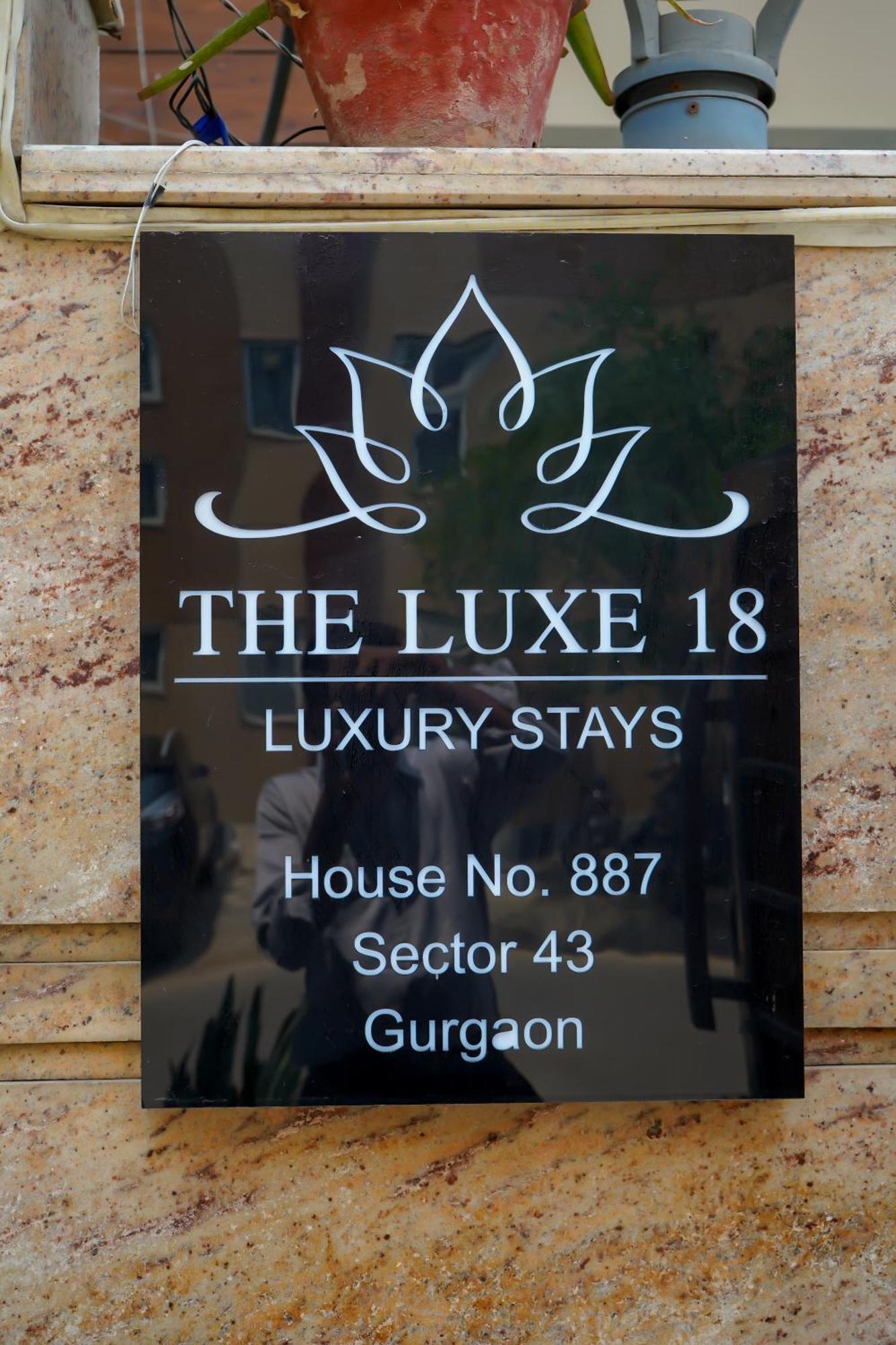 Hotel The Luxe 18 - Golf Course Road Гургаон Экстерьер фото
