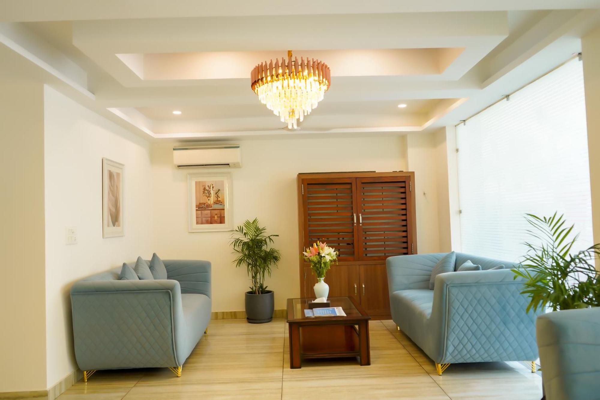 Hotel The Luxe 18 - Golf Course Road Гургаон Экстерьер фото